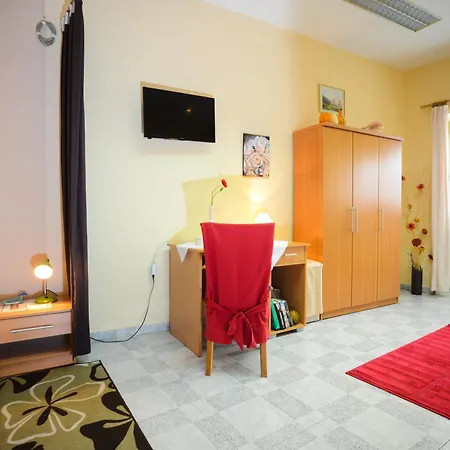 Apartment Lbo *